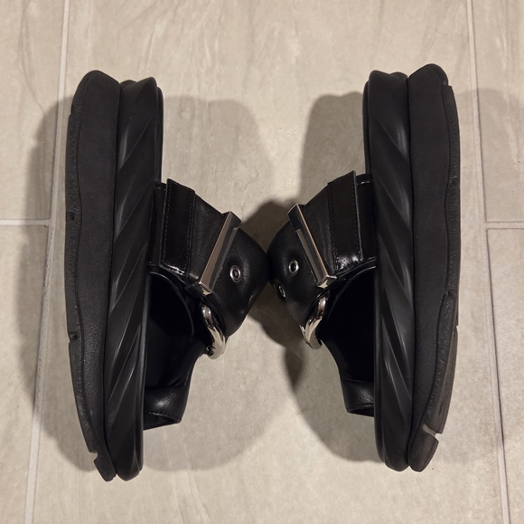 GUC 4CCCCEES Mellow Glow Sandals, Black - Picture 6 of 14